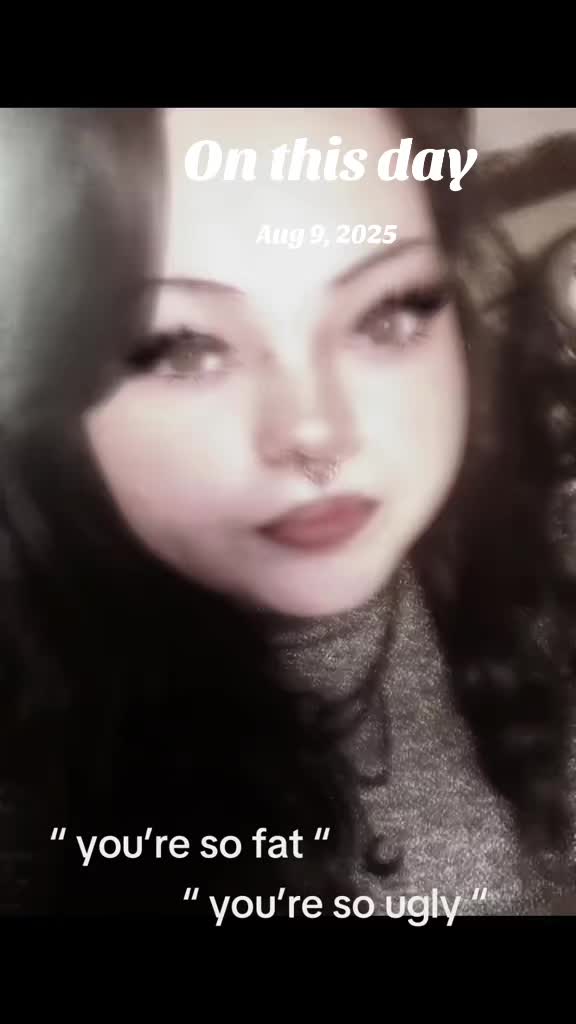 @Professional Canadian Egirl💕