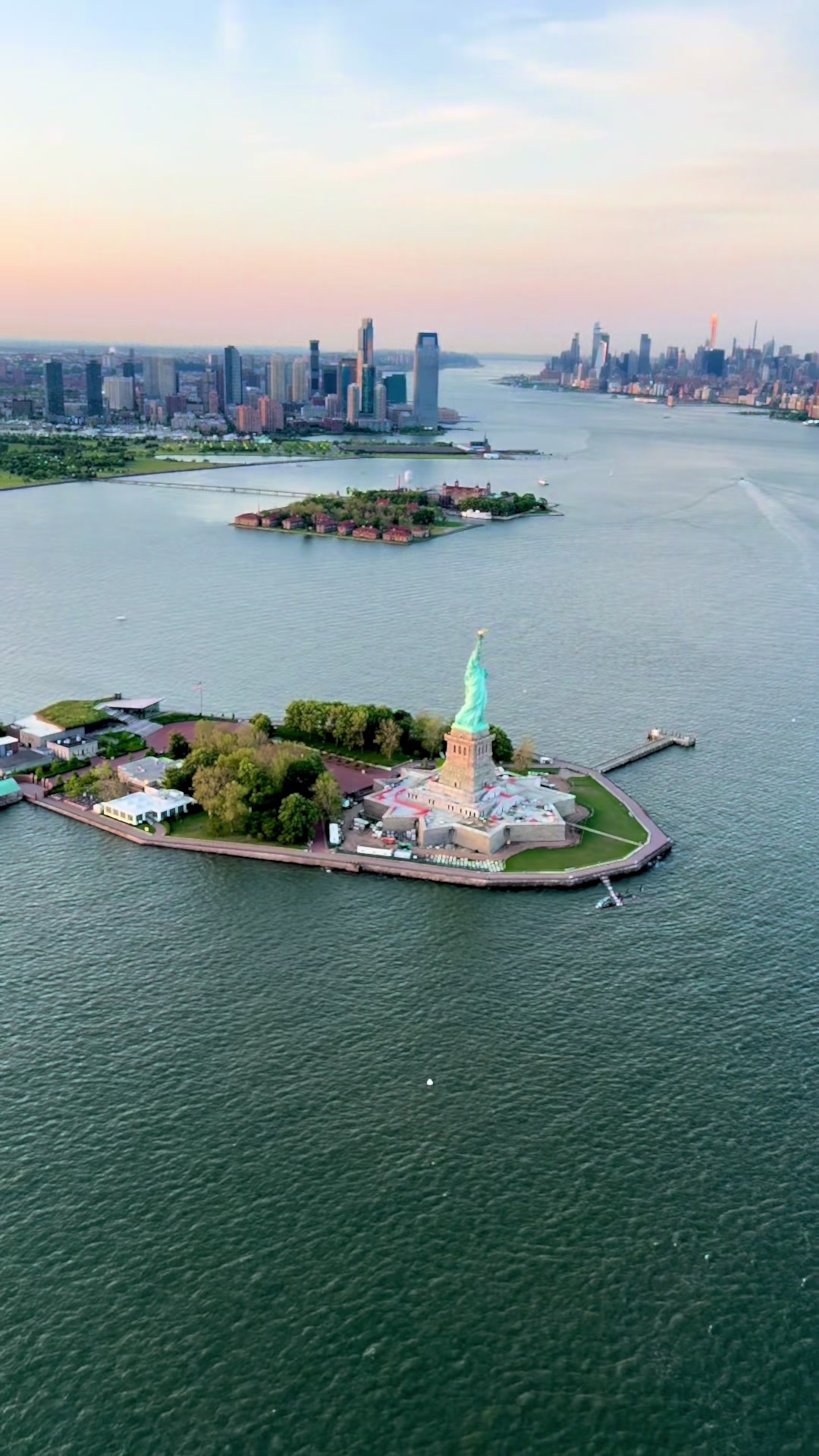 @nyonair