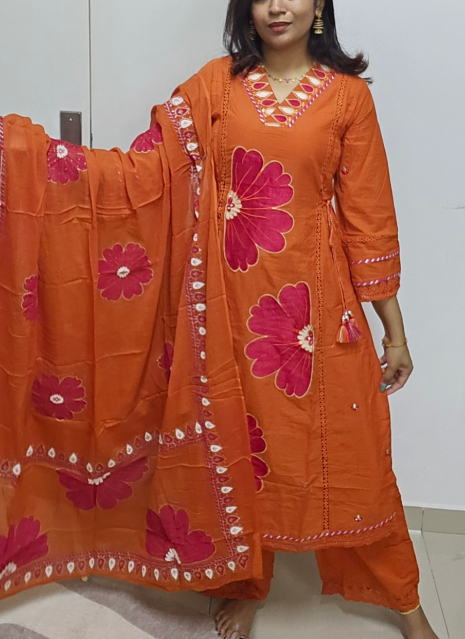 @Sai Fashion House