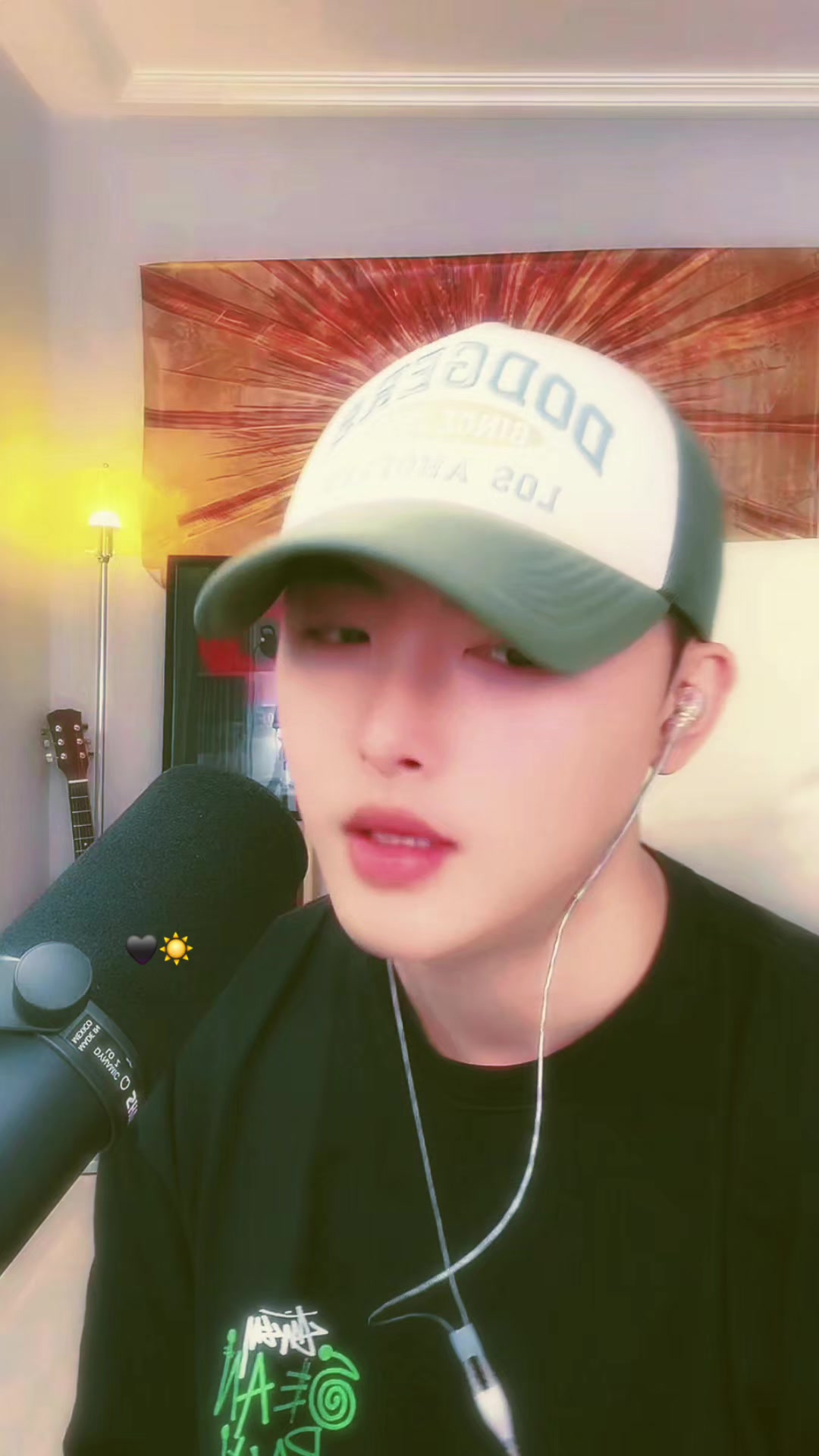 @🖤˚⋆선샤인⋆˚☀️