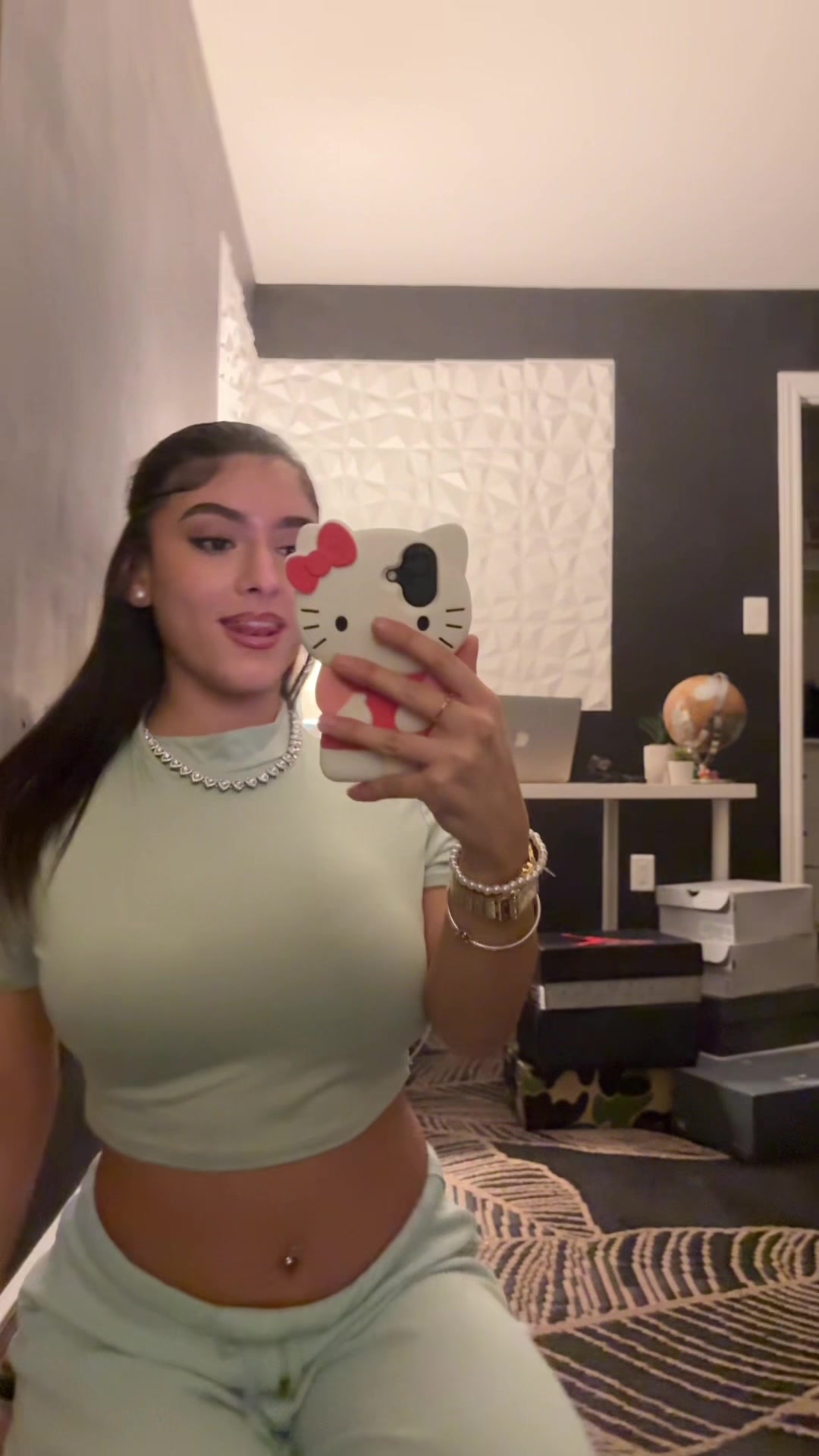 @Alejandra