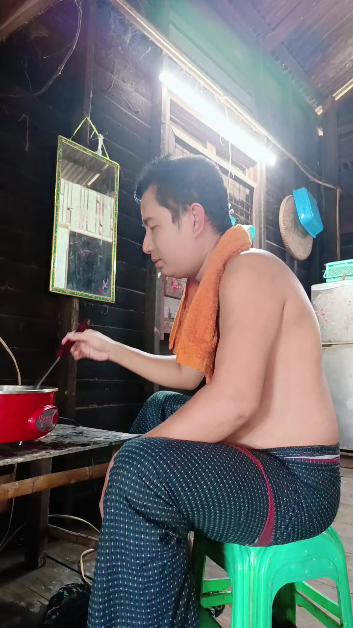 @Ye Htet Aung