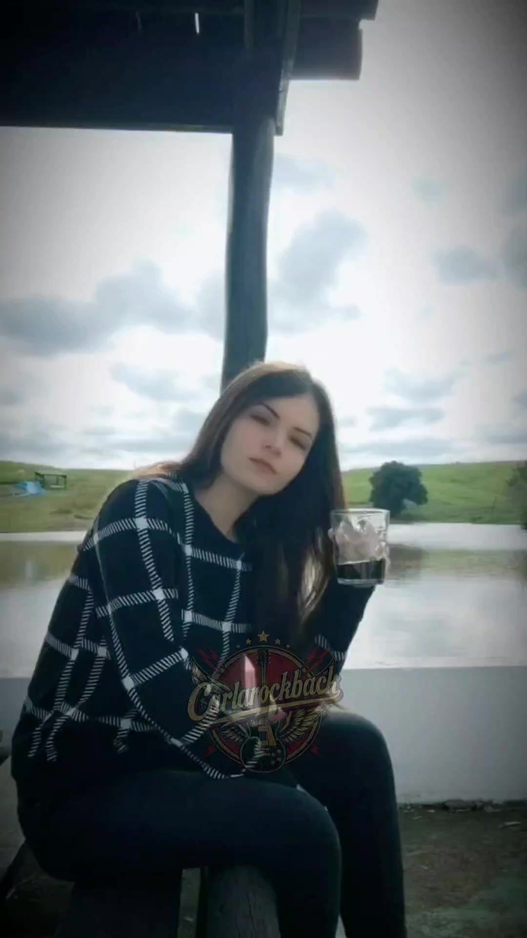 @𝑪𝒂𝒓𝒍𝒂𝑹𝒐𝒄𝒌𝑩𝒂𝒄𝒌