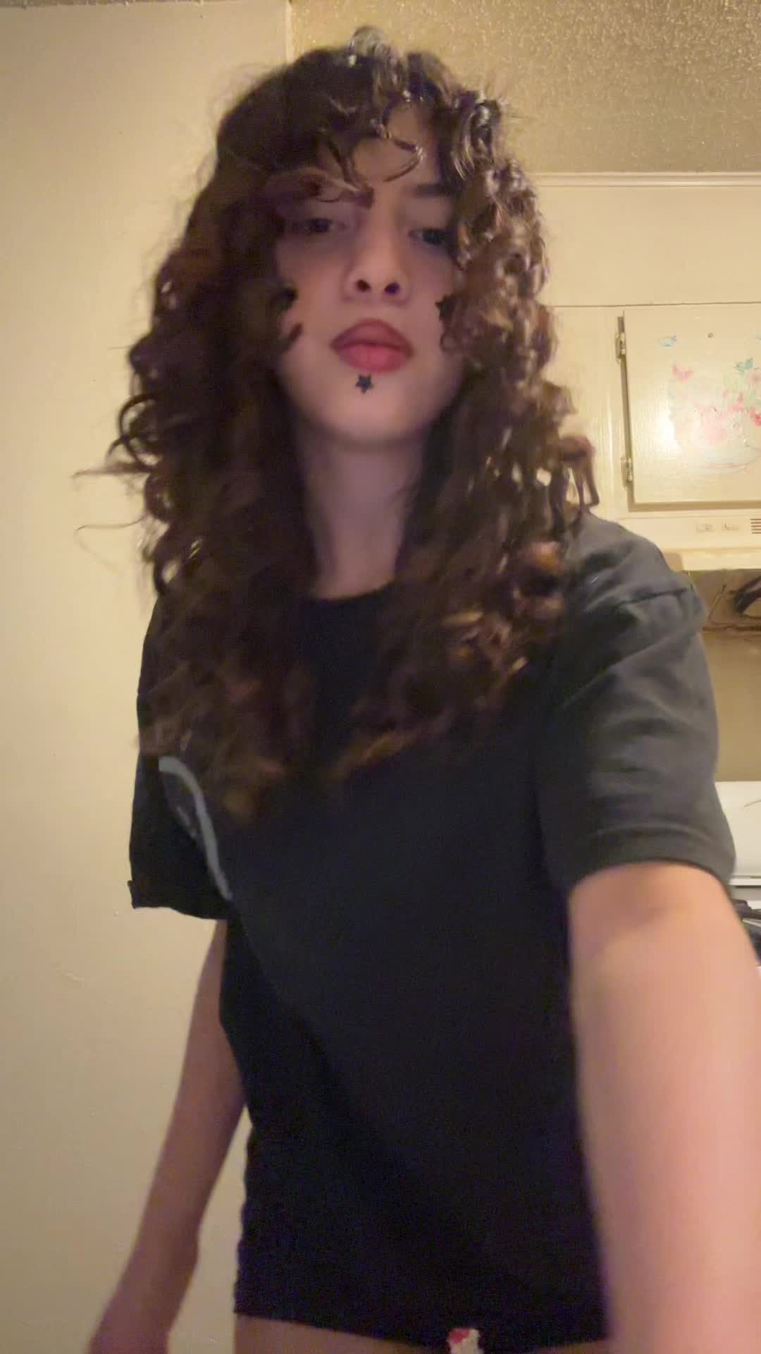 @️ 👩🏻🦱