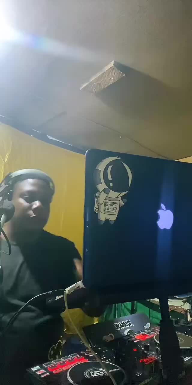 @DJ BӨBΛJӨΣ🎚🧪THE BƏÄST🦍