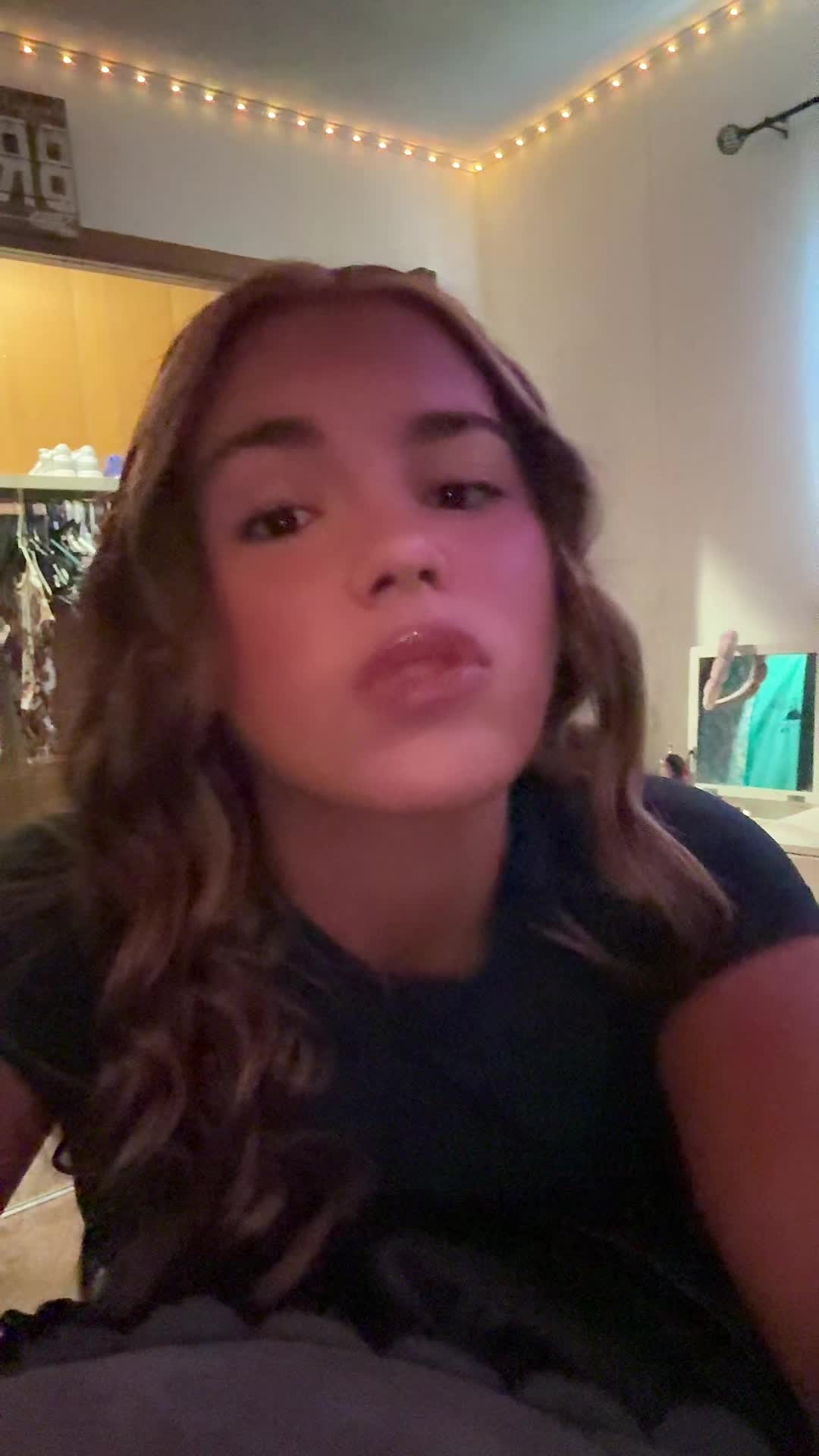 @???