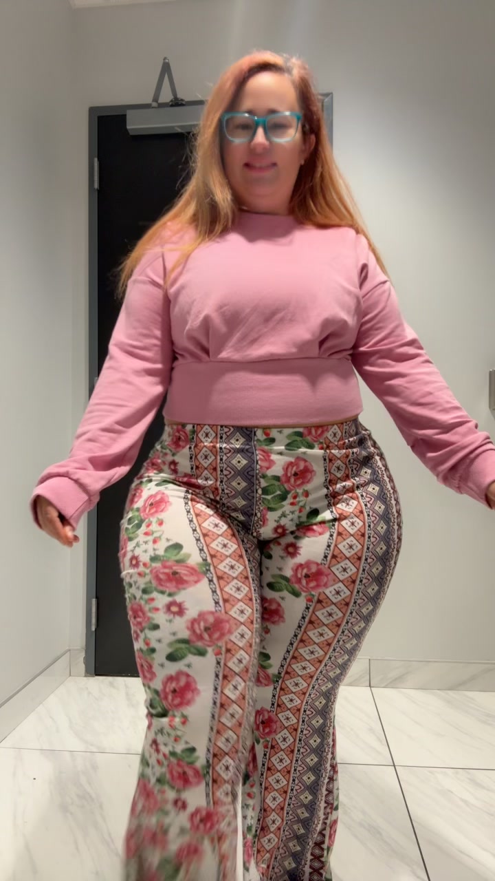 @curvywithcake🍍🌈