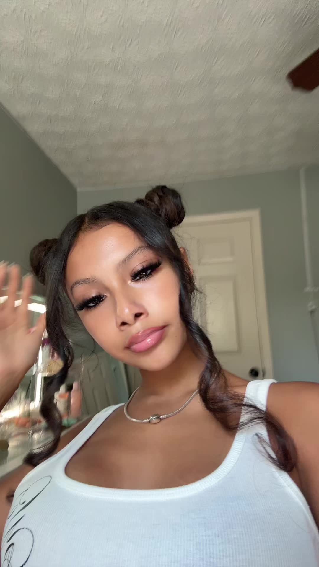 @nicole