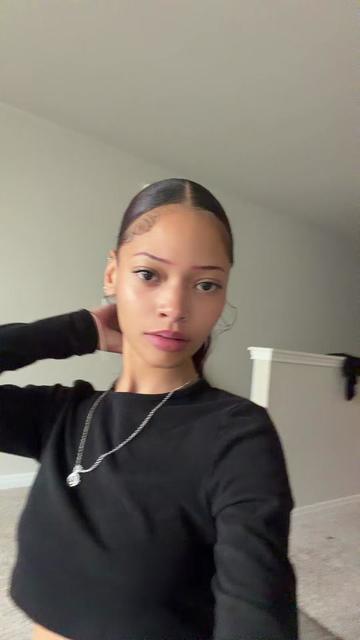 @LYRĪC 🧚🏽♀️