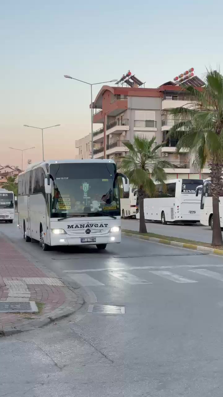 @Ayhan Özden