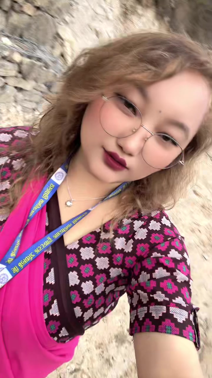 @उर्वशी🐝