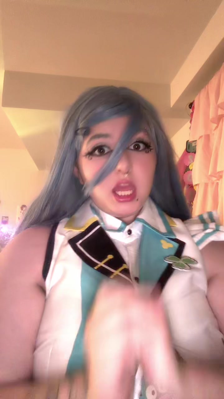 @buglo_cosplays