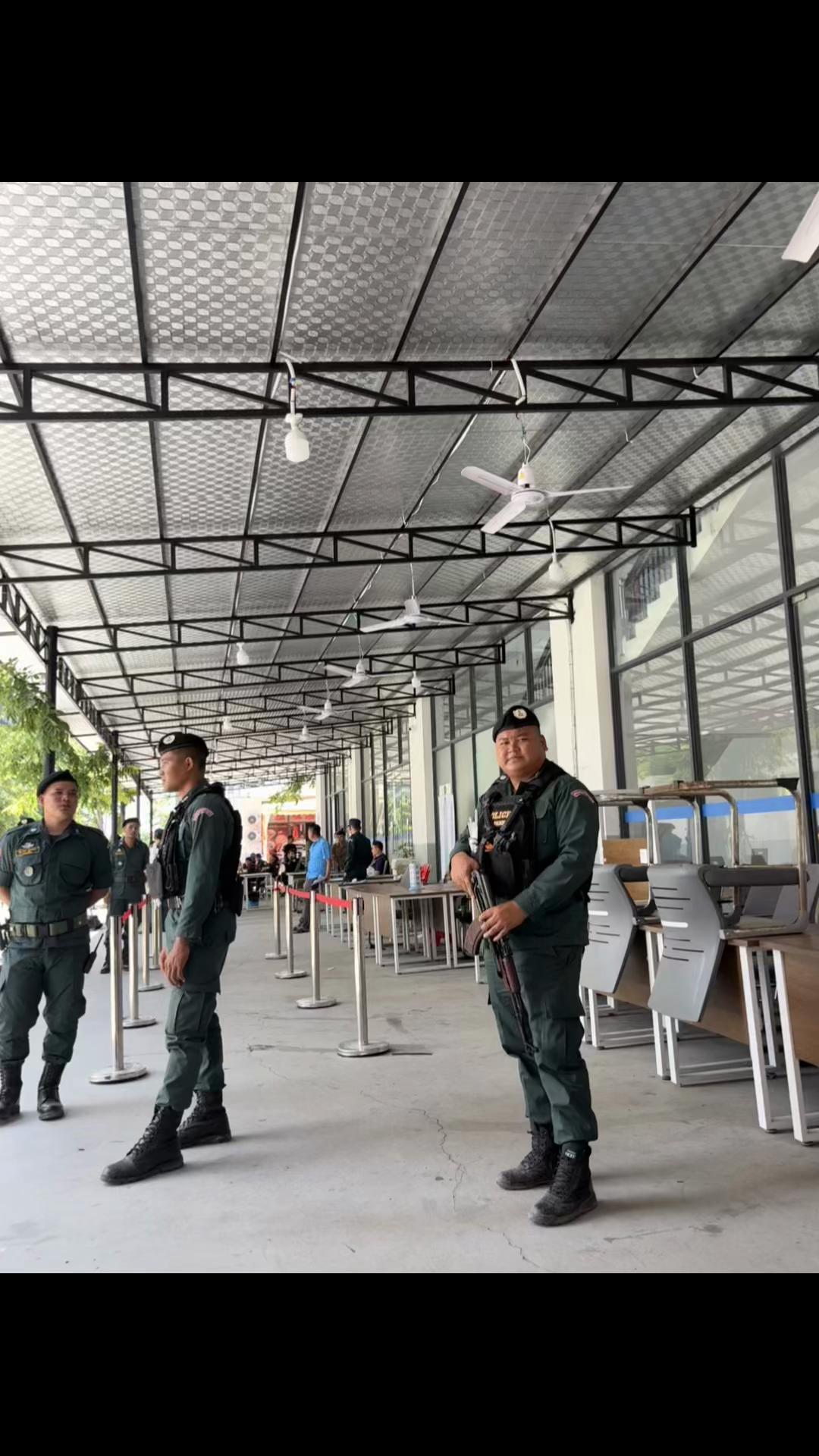 @ឥន្ទ្រីខ្មៅ ⚖️