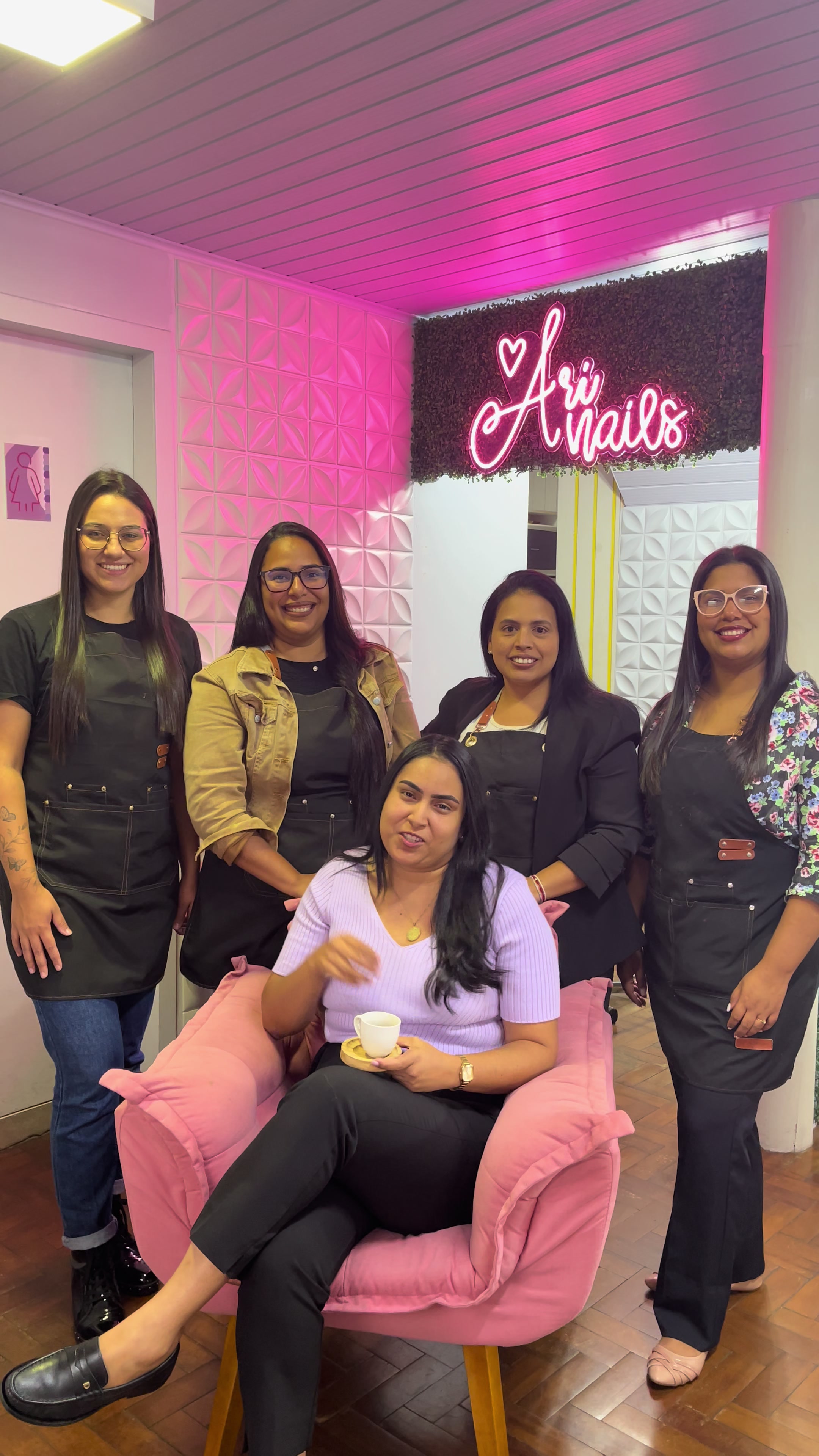 @Ari Nails
