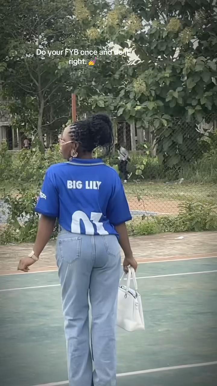 @Big_lilyyyy