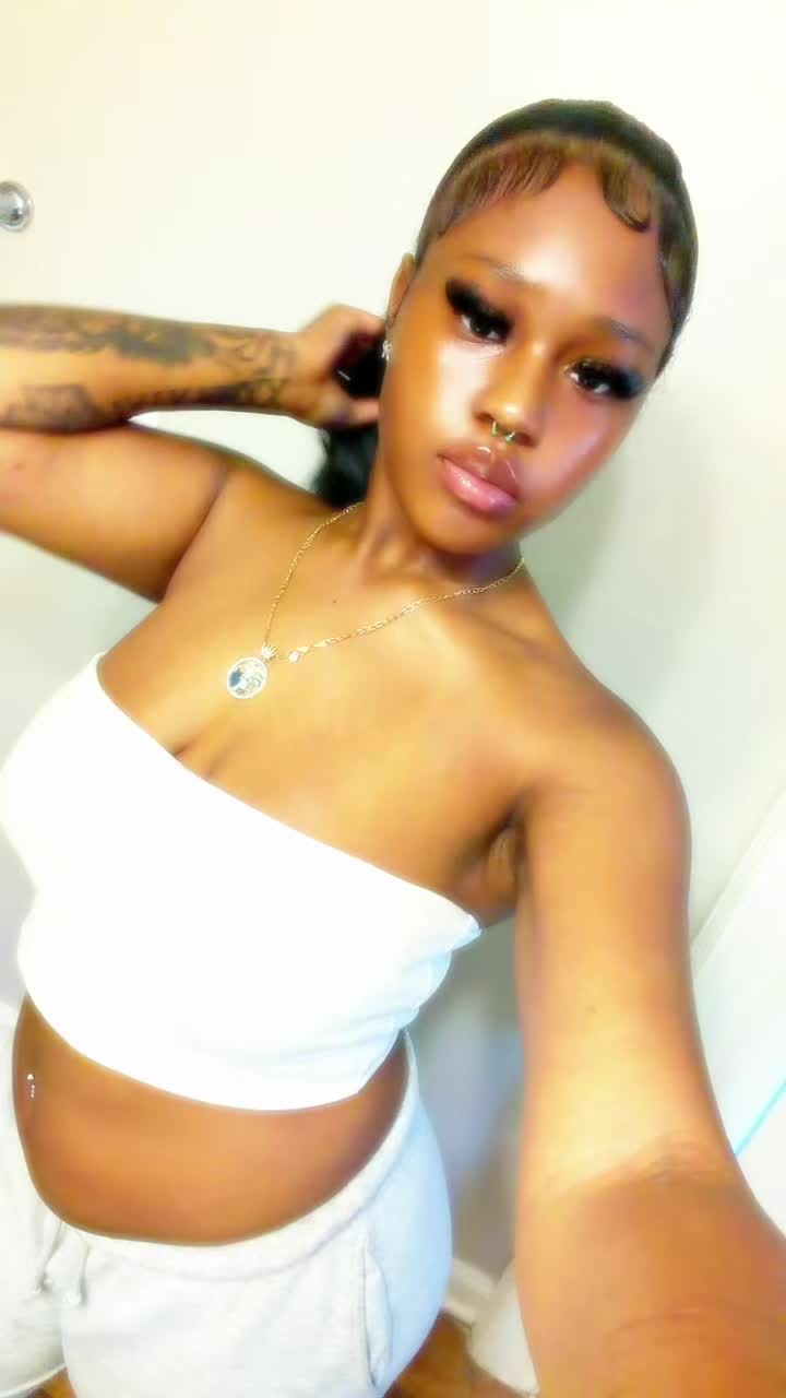 @tristynnna