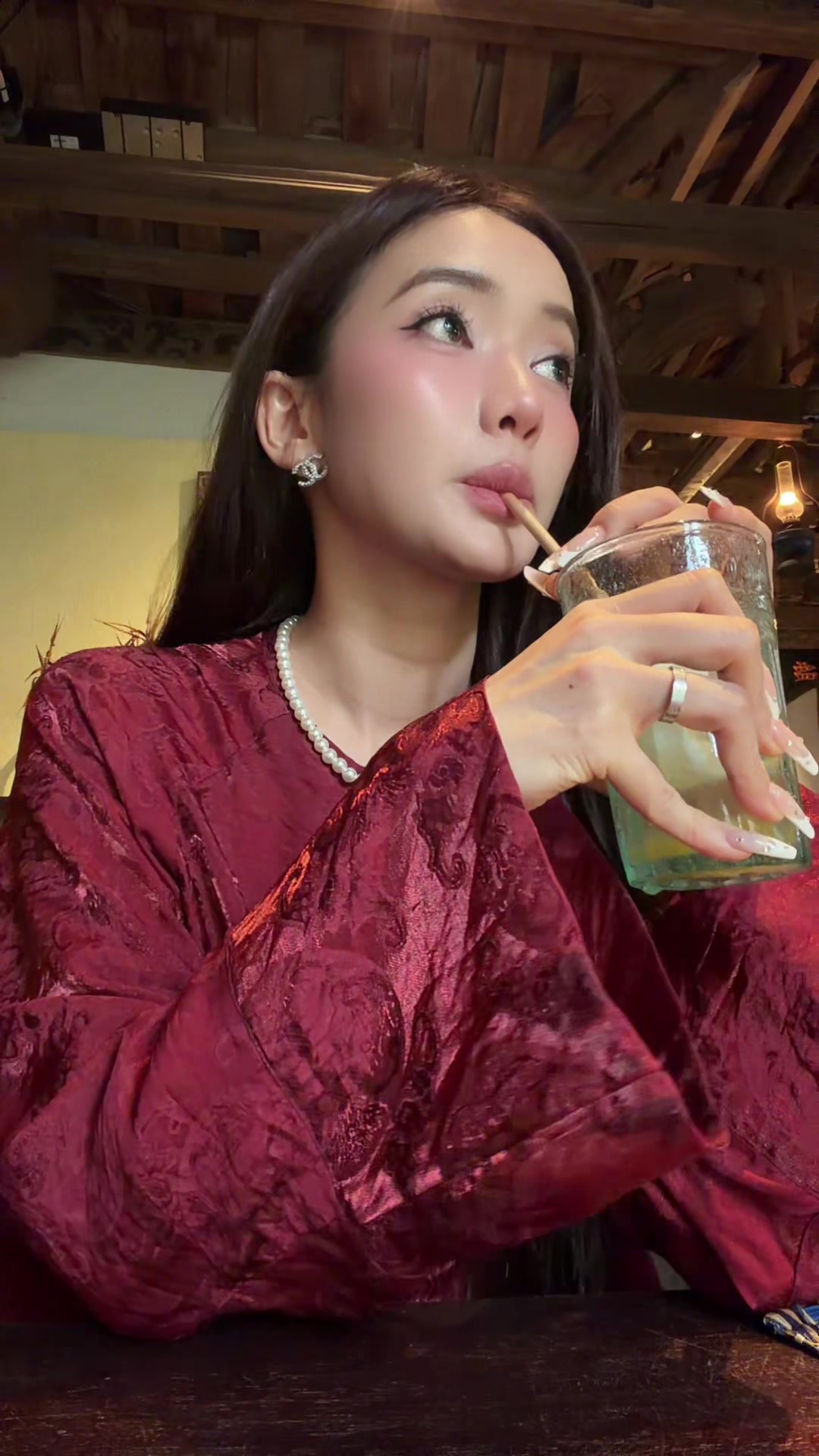 @Uy&ecirc;n Fang