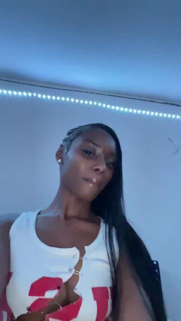 @darkskinhottieeeeeeeeeee