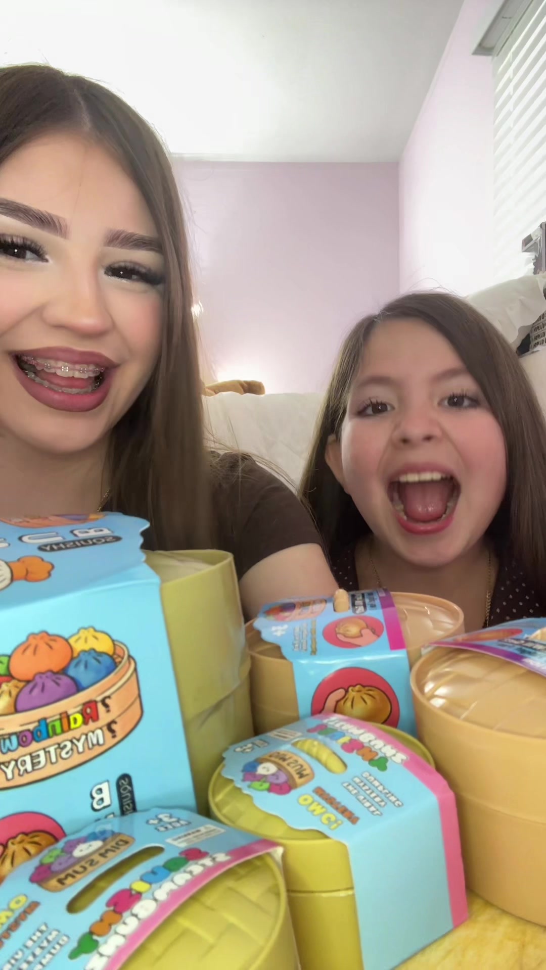 @Deliciaasisters