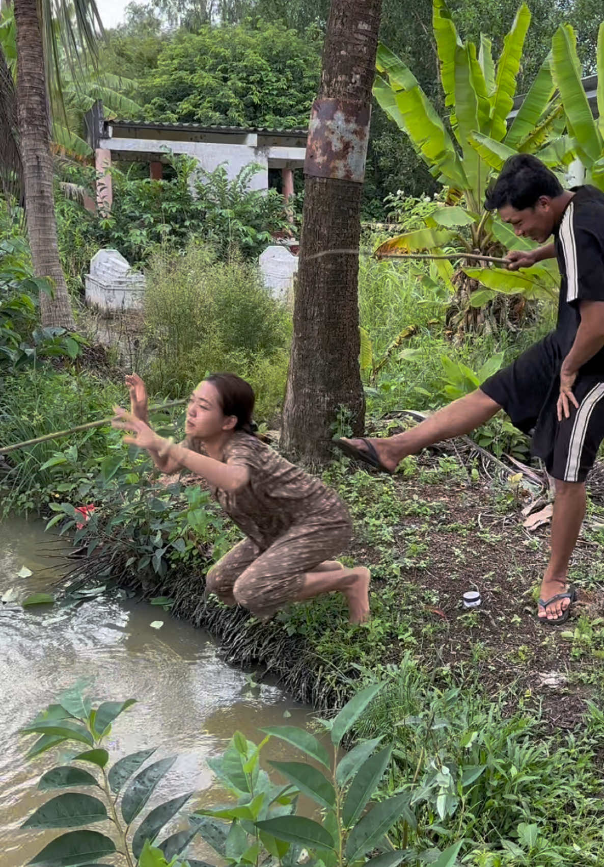 @Út Không Báo 🦅💚