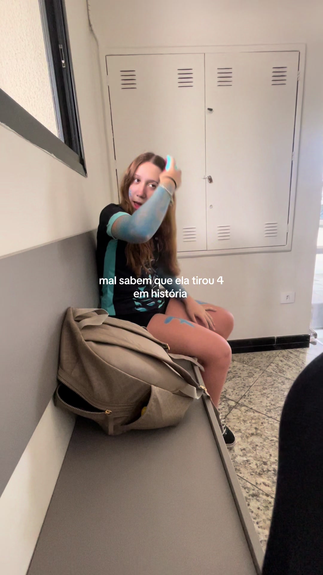 @oque a manu faz?