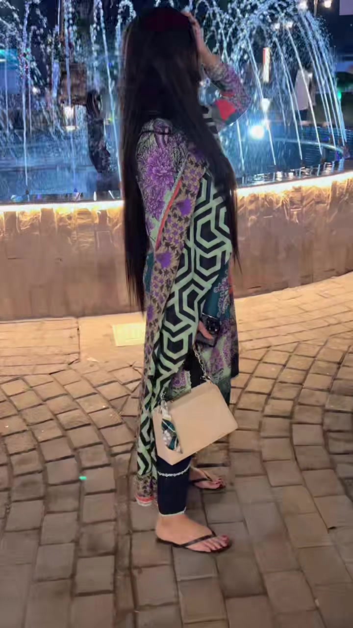 @🖤