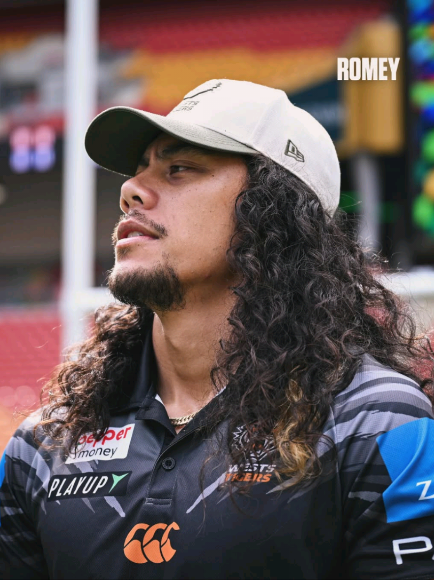 @Rom3y