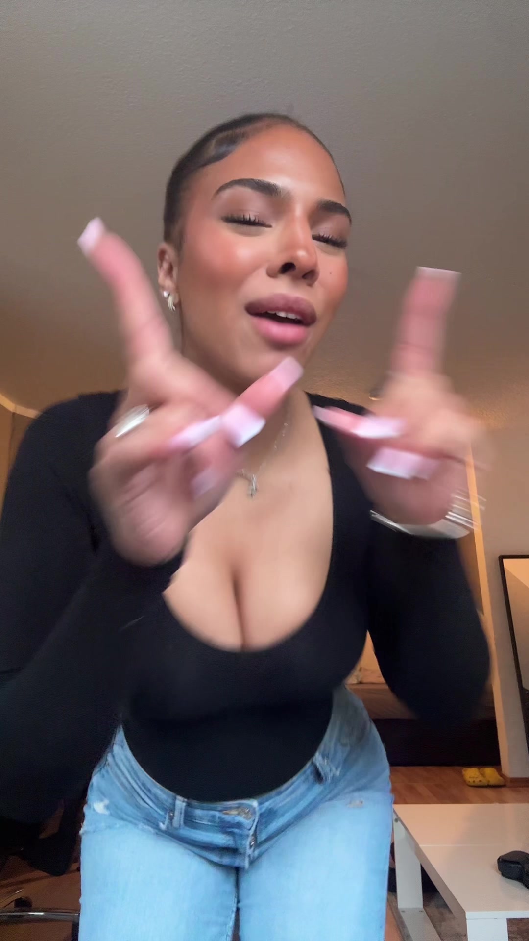 @Mia
