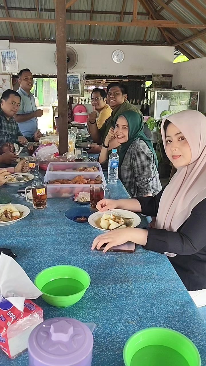 @warung katupat acil ella