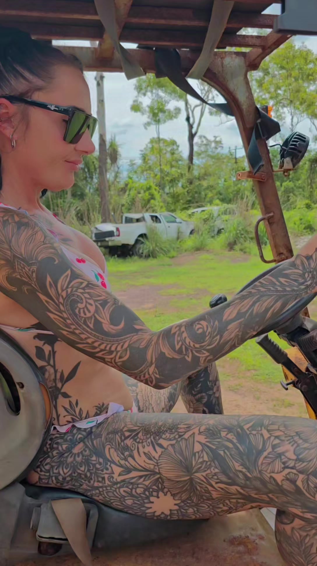 @Insta: tattedflapzz
