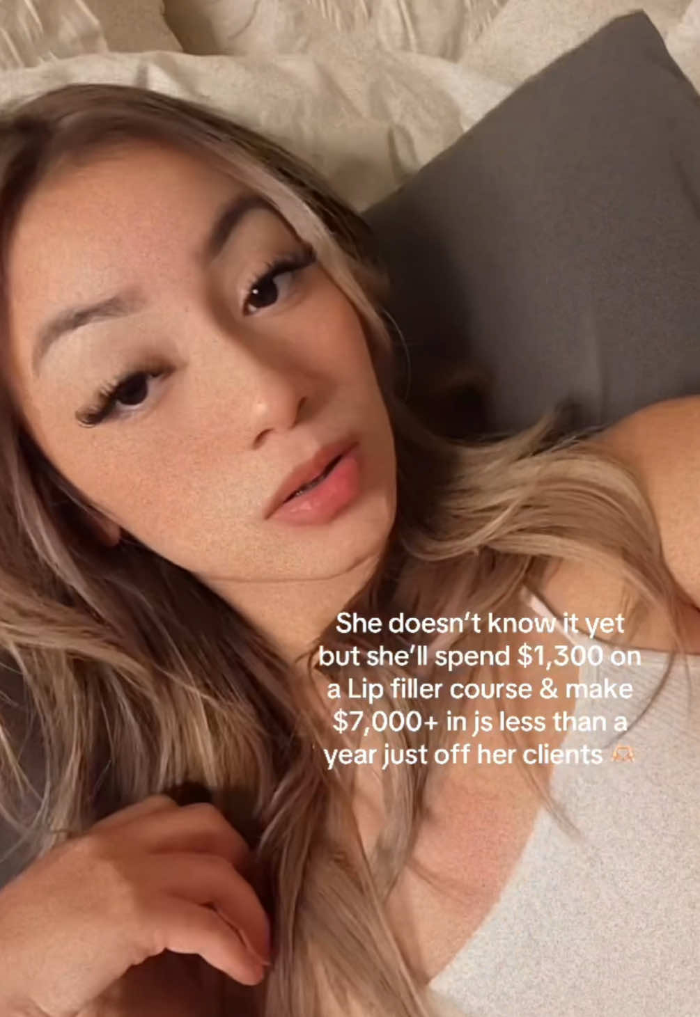 @THEE LIP MUSE