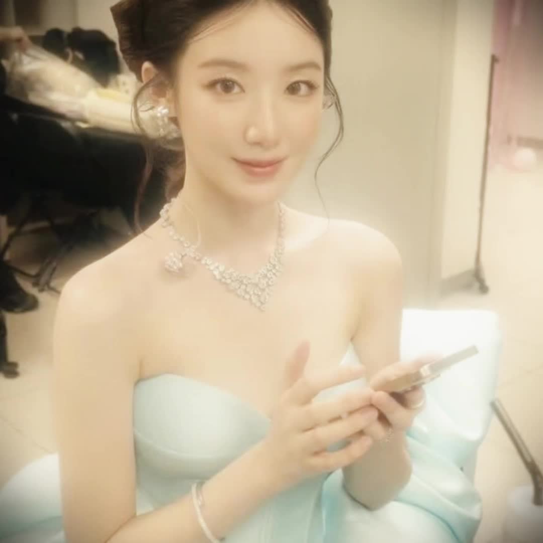 @𝐰𝐡𝐢𝐬𝐩𝐞𝐫 ♡