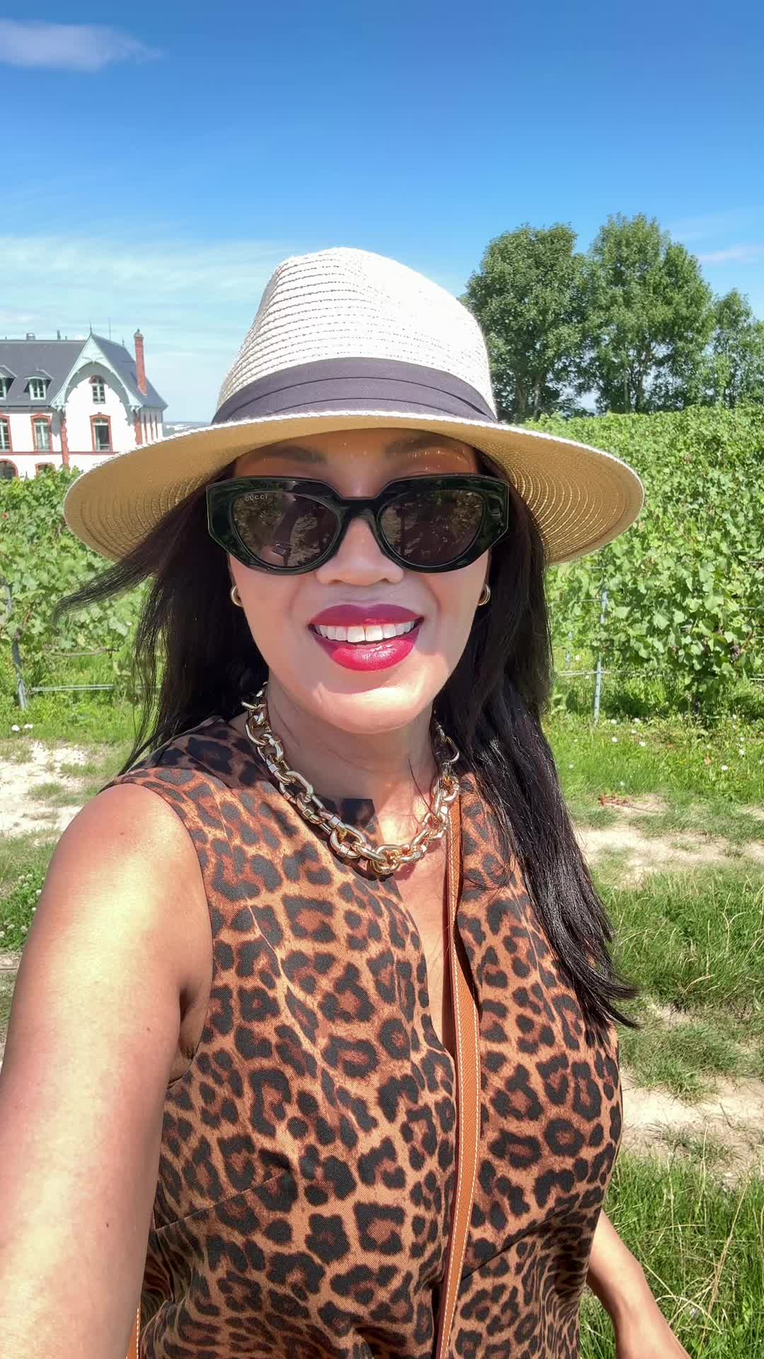 @Ella | travel & style 50+