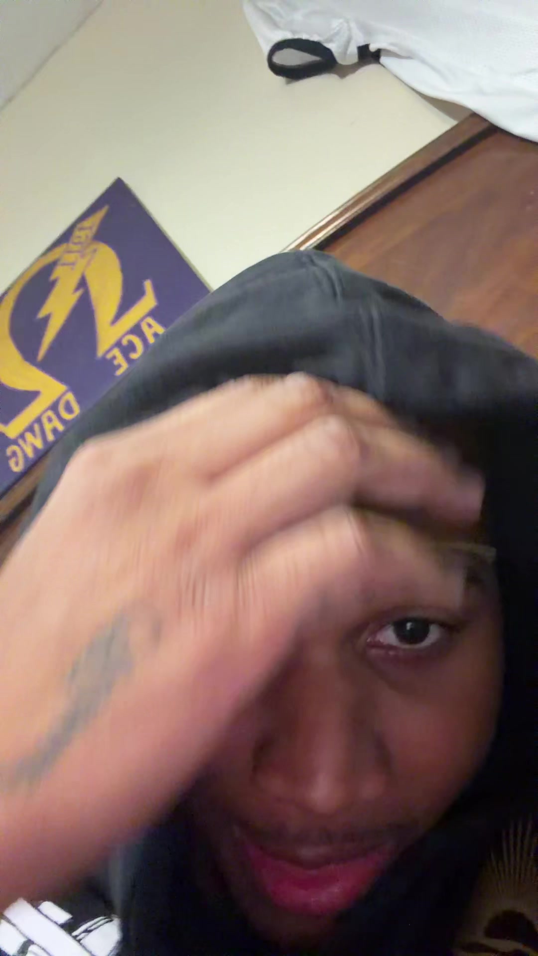 @_deewho