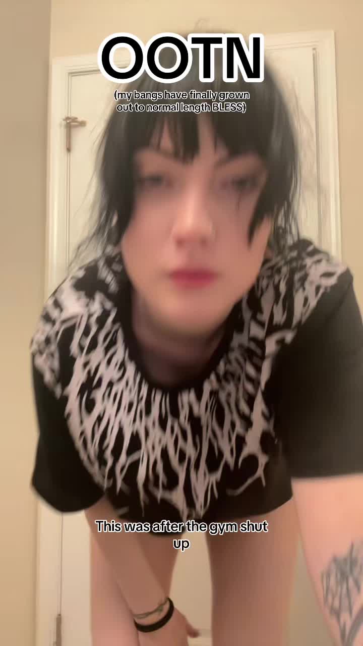 @spookyfruitbat