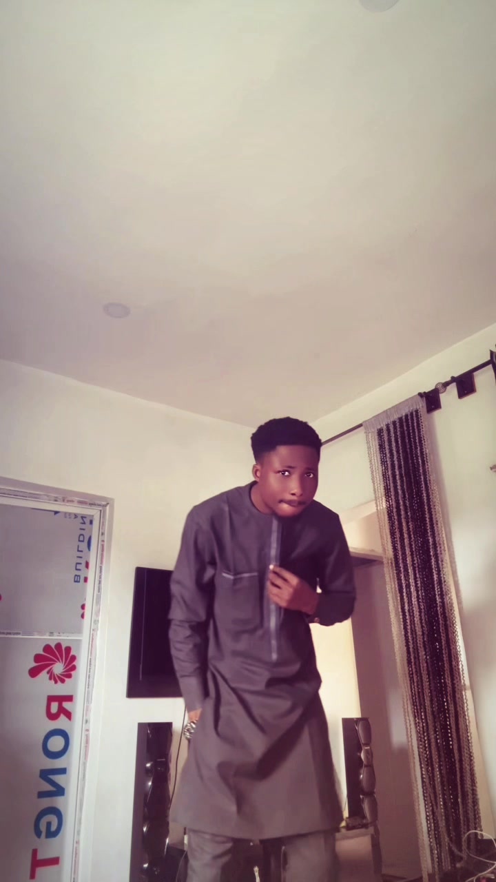 @Emmy L&ecirc;&ecirc;