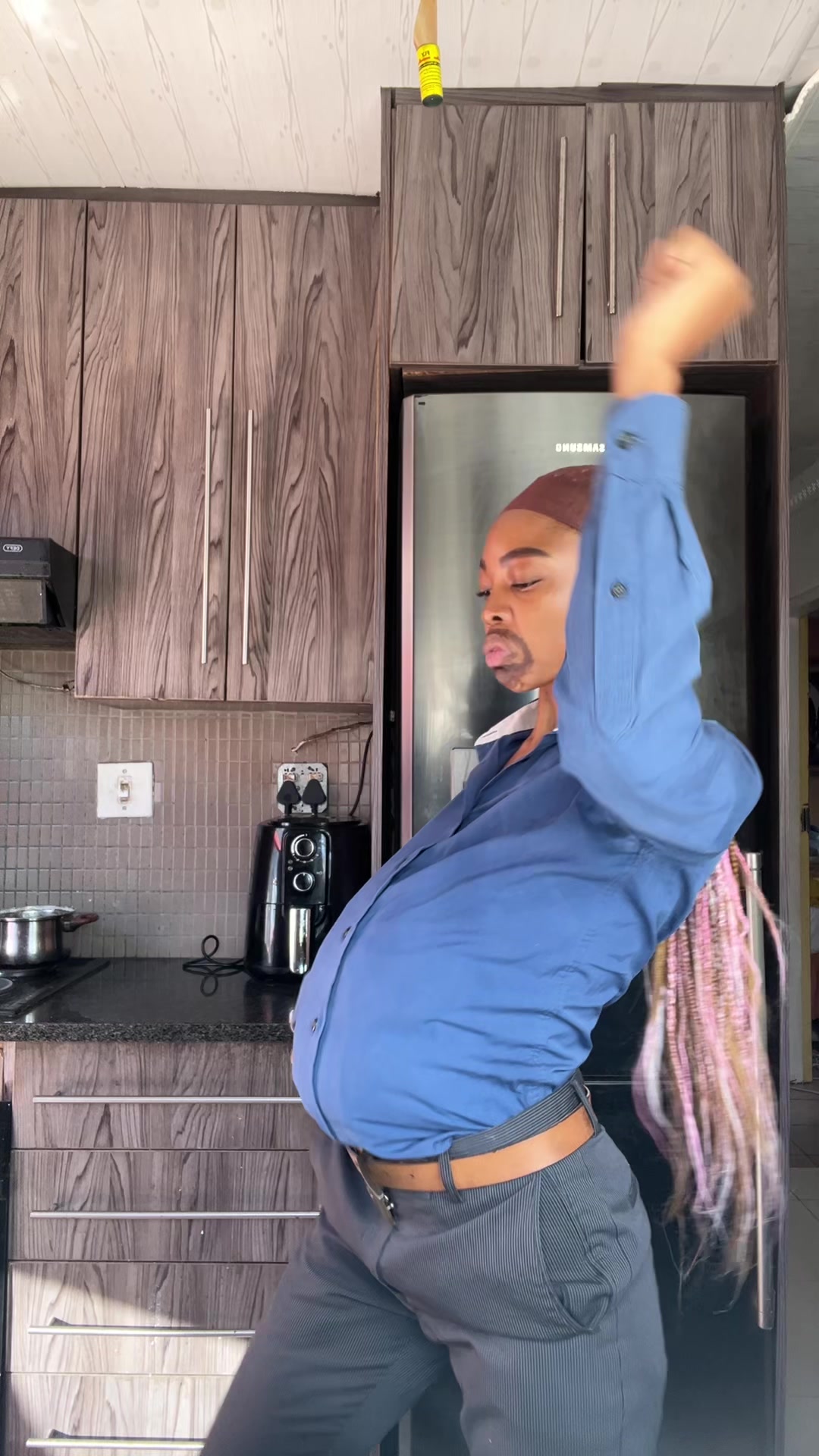 @Tshiamo