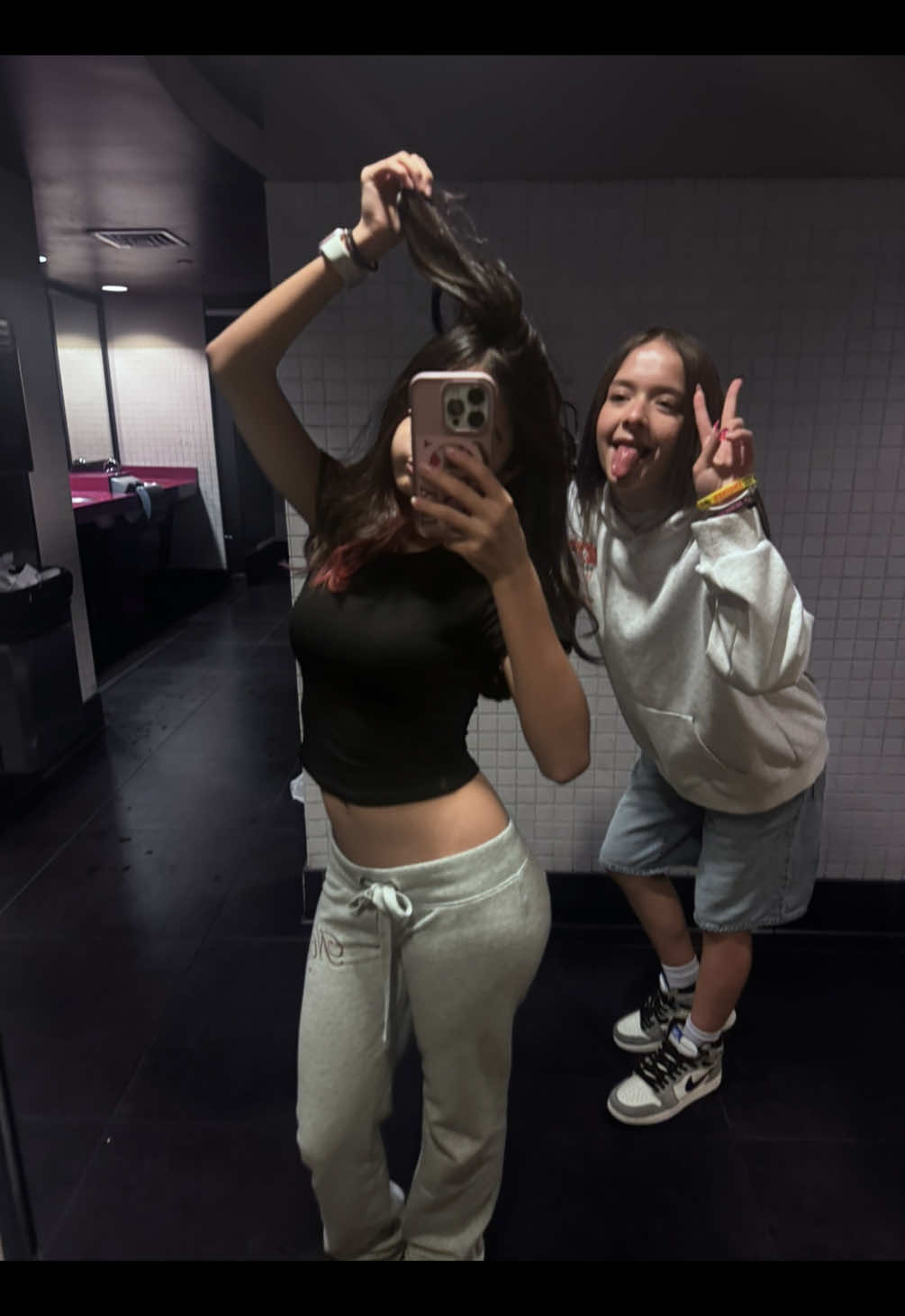 @𝓪𝓷𝓰𝓲𝓮 ❦