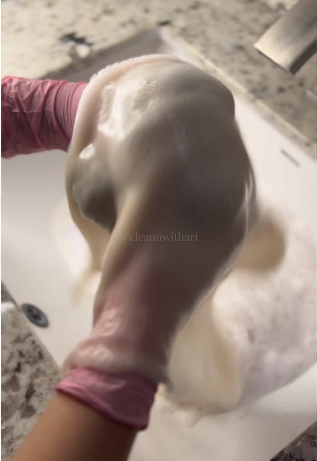 @Ari 🫧