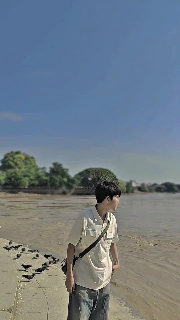 @"ခင်မို့မို့အေး"