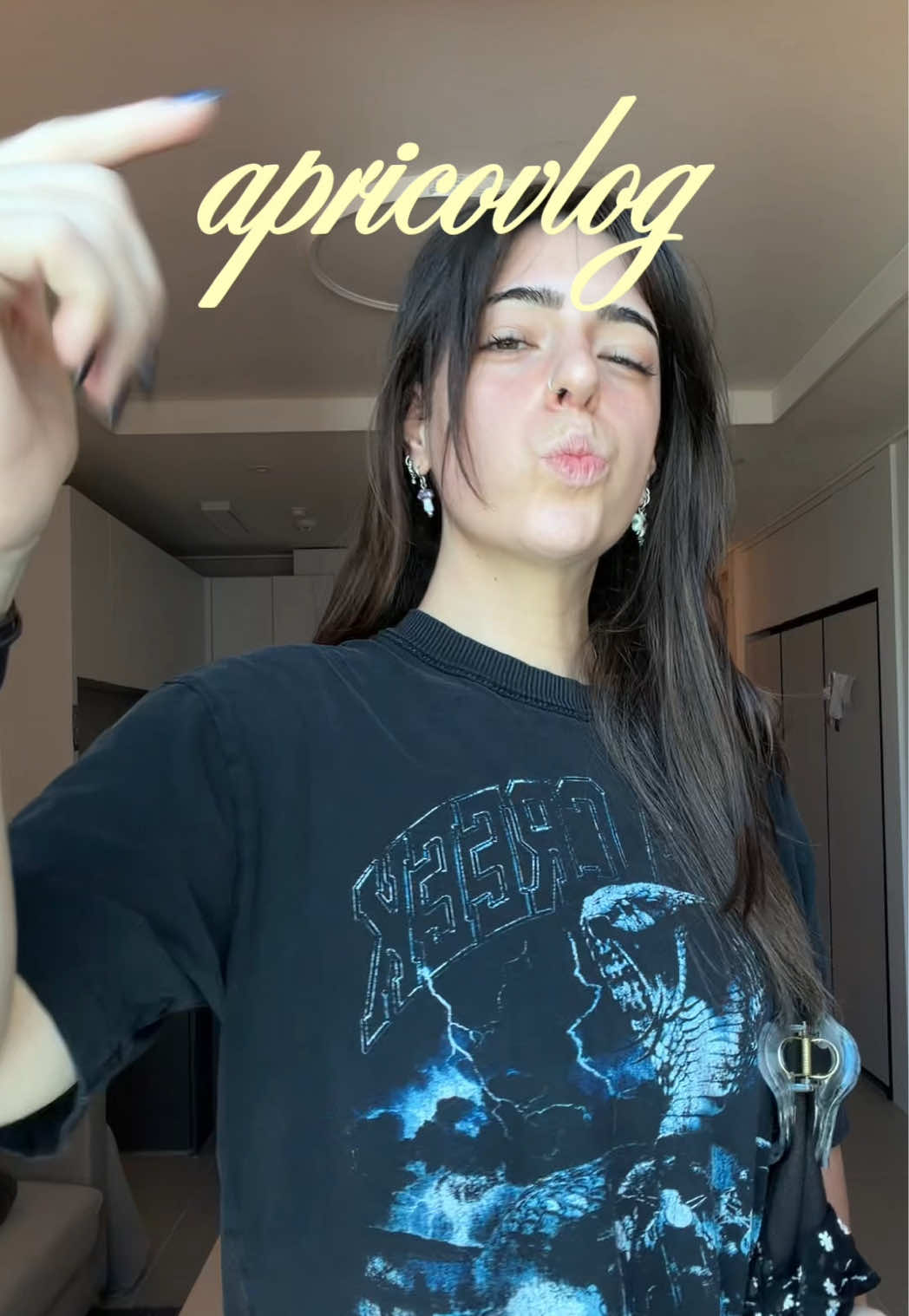 @apricotmaxine