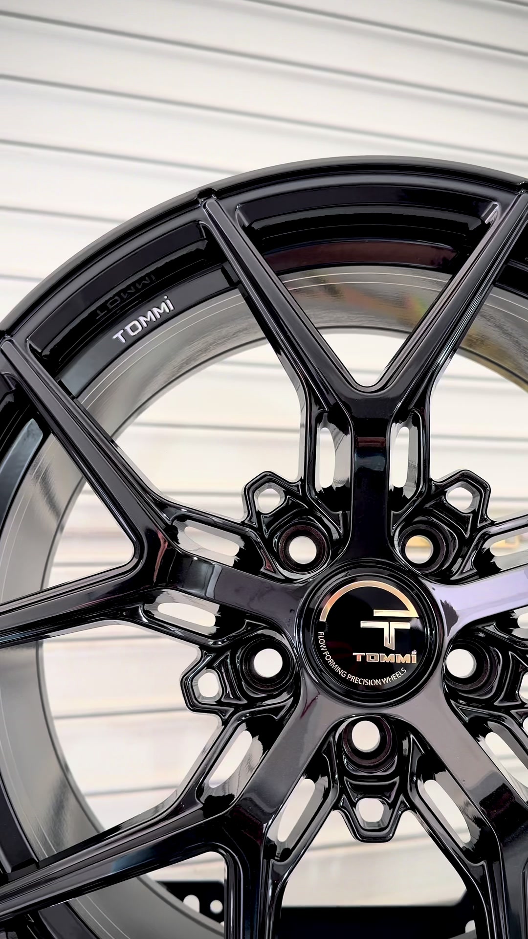 @TOMMi Wheels - International
