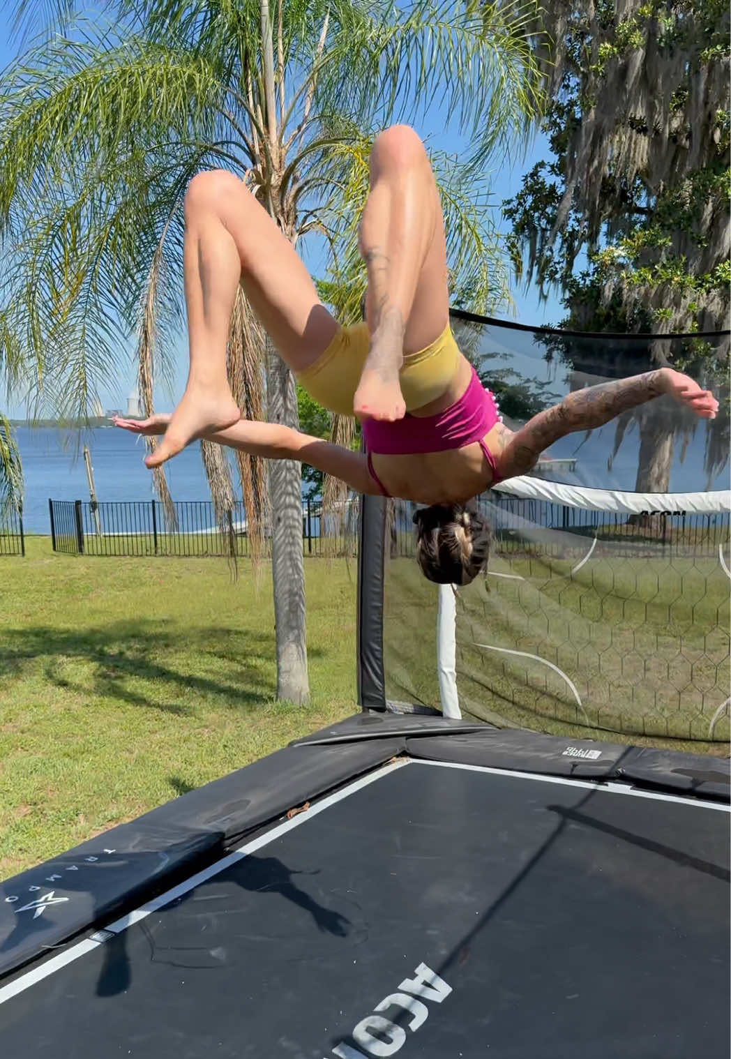 @LyssyLola