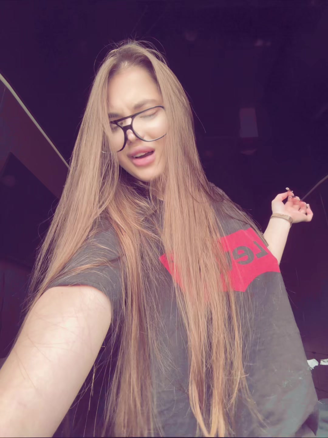 @20dyra