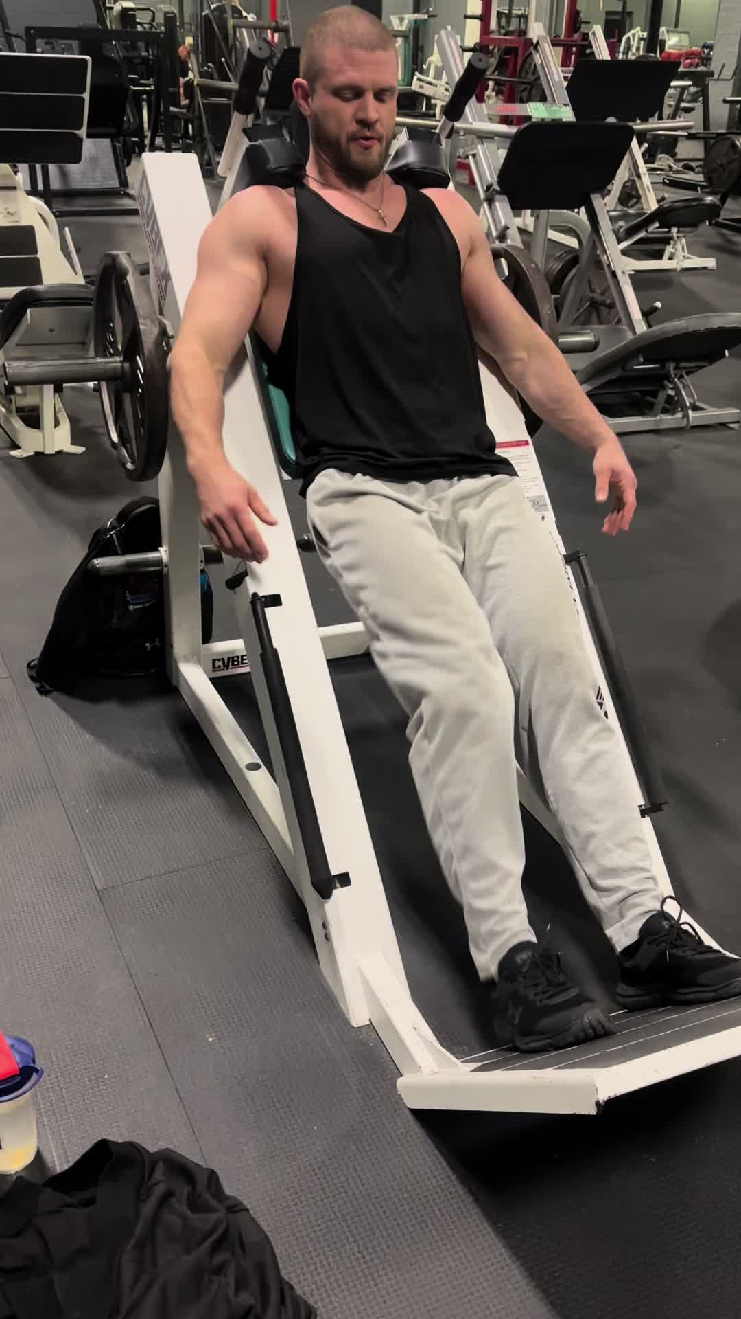 @alexrobbfit