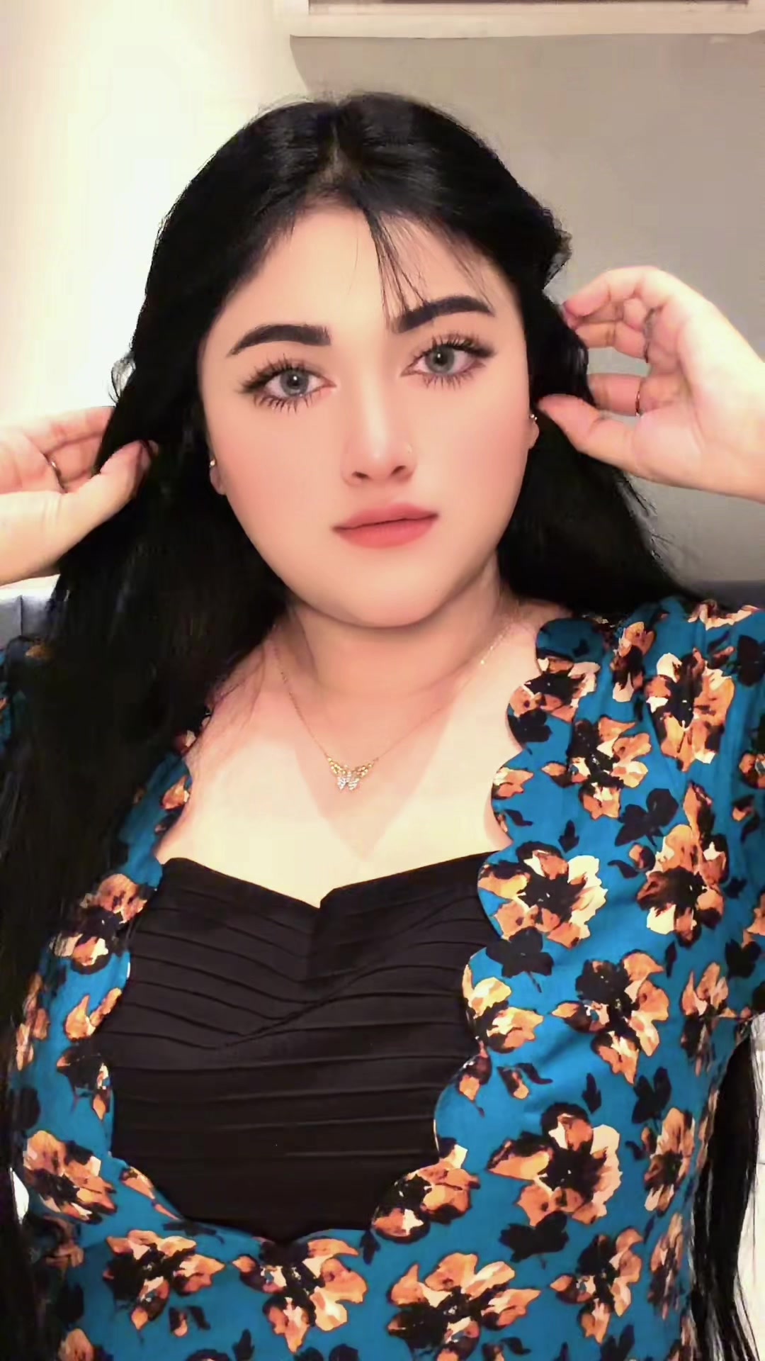 @Arooba