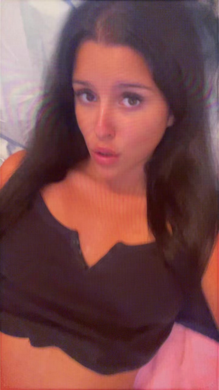 @neeveenica