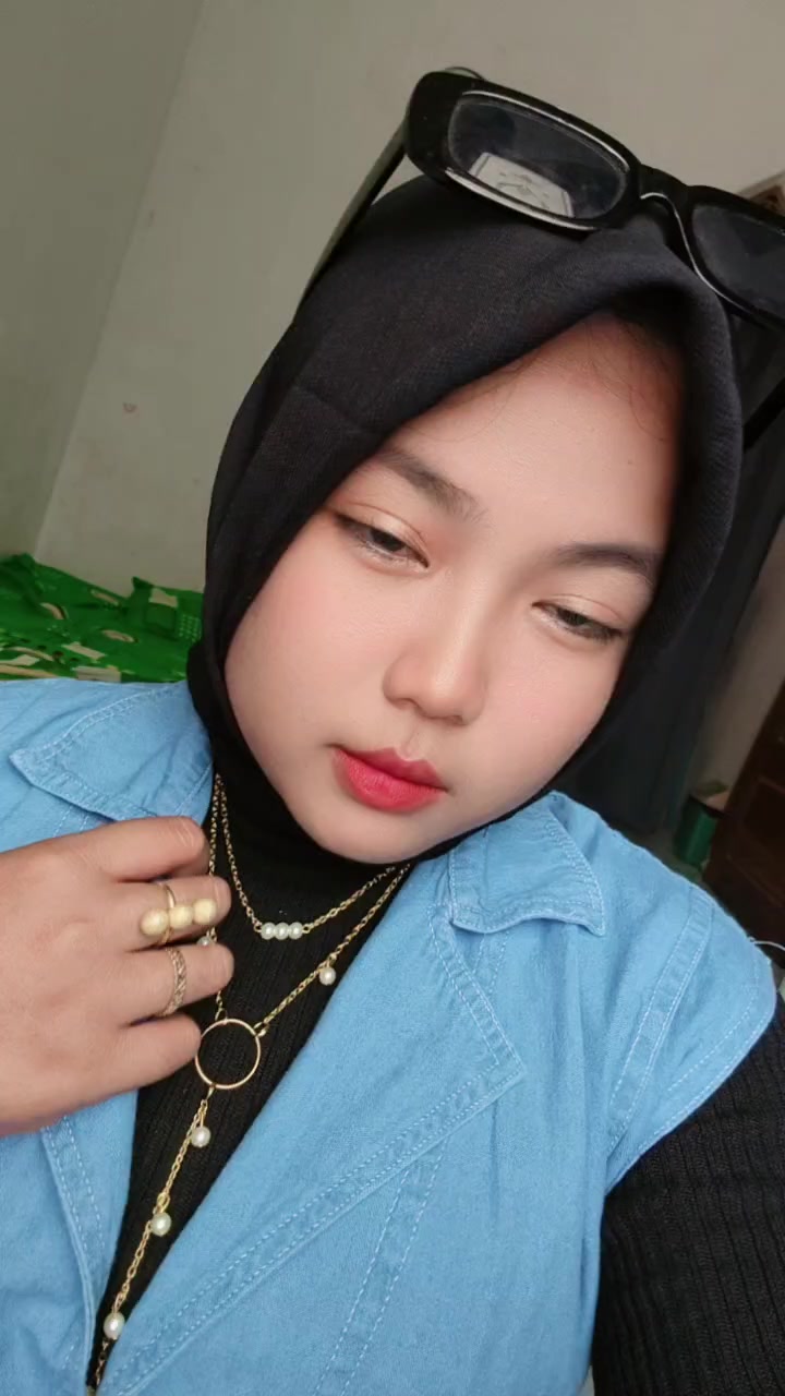 @Vanessa Angell 01