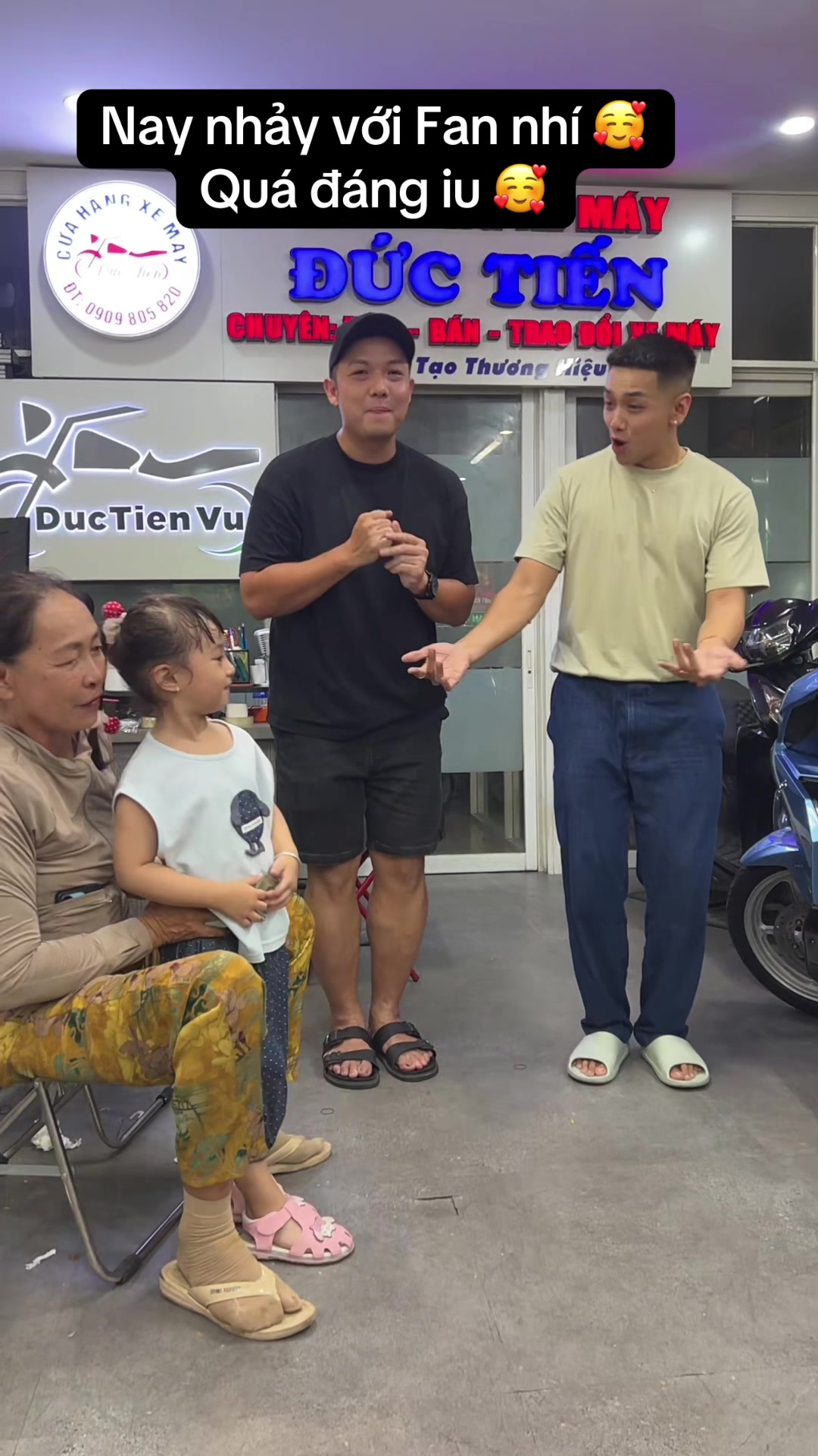 @Huy (em ruột Tiến chiều khách)