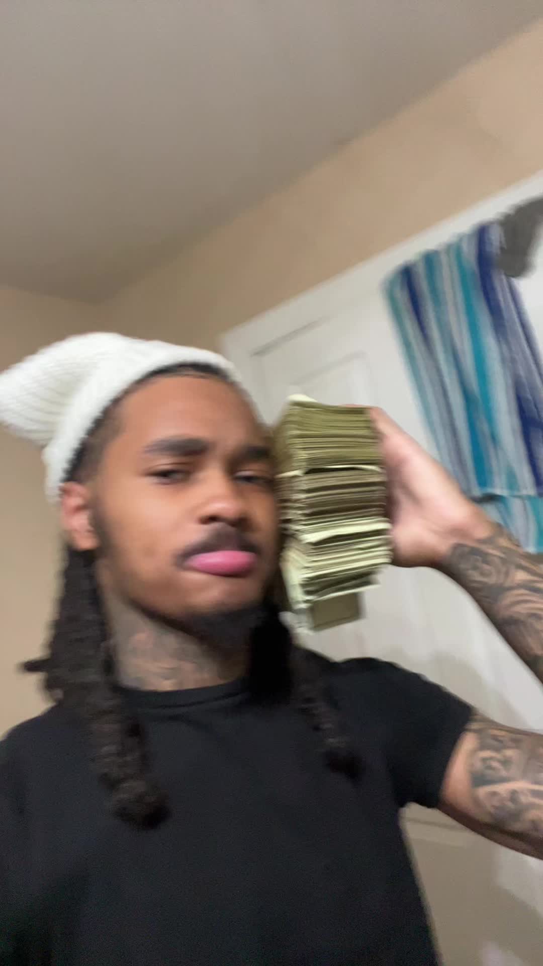 @🎒